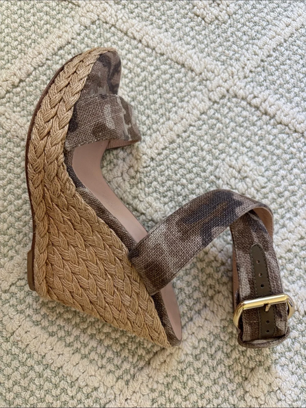 Stuart Weitzman canvas camo wedge sz 8 - Picture 4 of 6